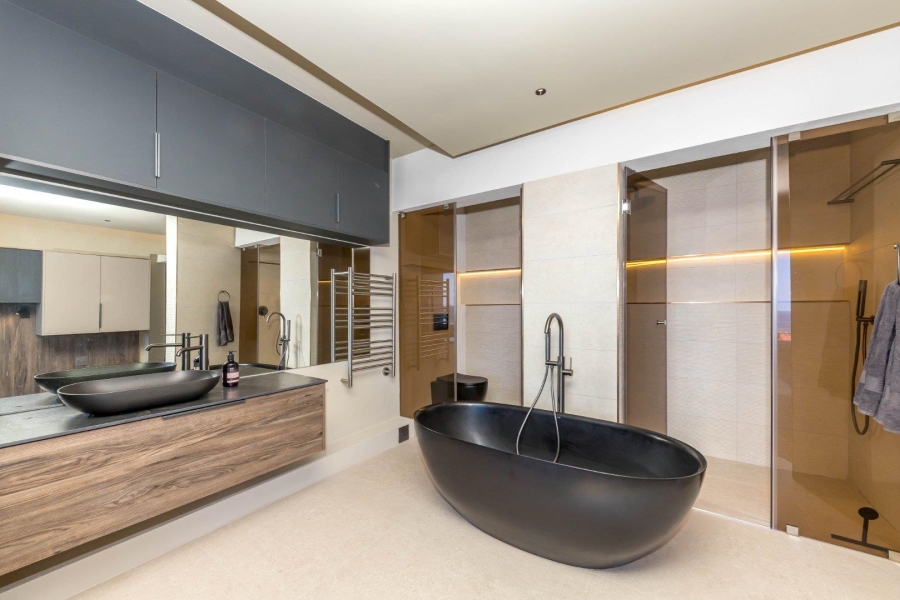 2 Bedroom Property for Sale in Sea Point Western Cape